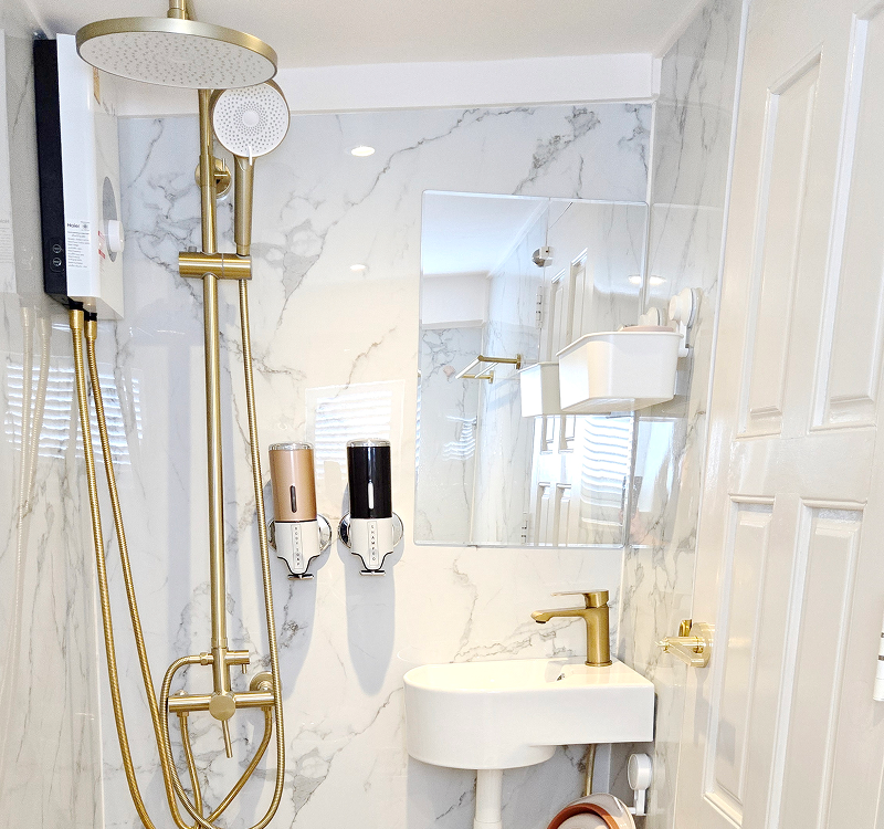 Master Cabin V1 ensuite bathroom — photo 2