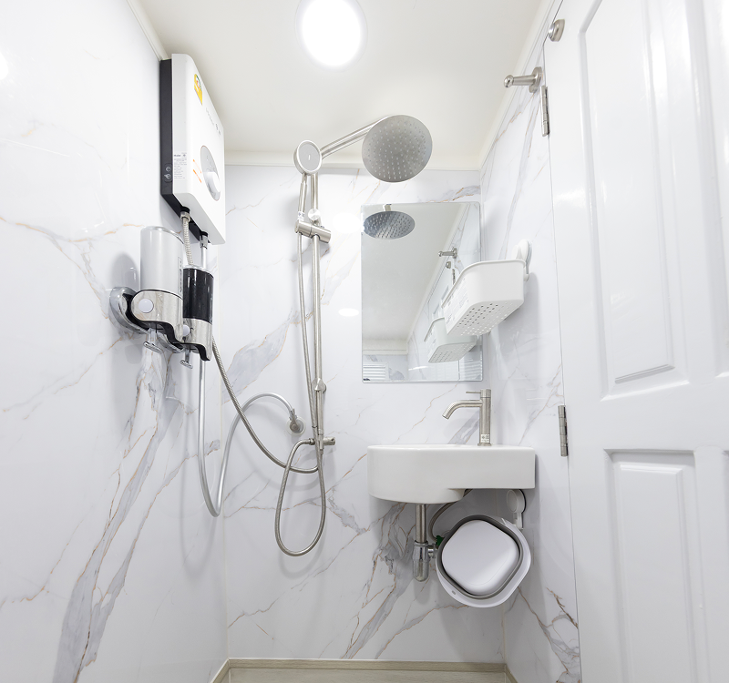 MV. Krishna 3 Master Cabin V1 - ห้องน้ำในตัว 2