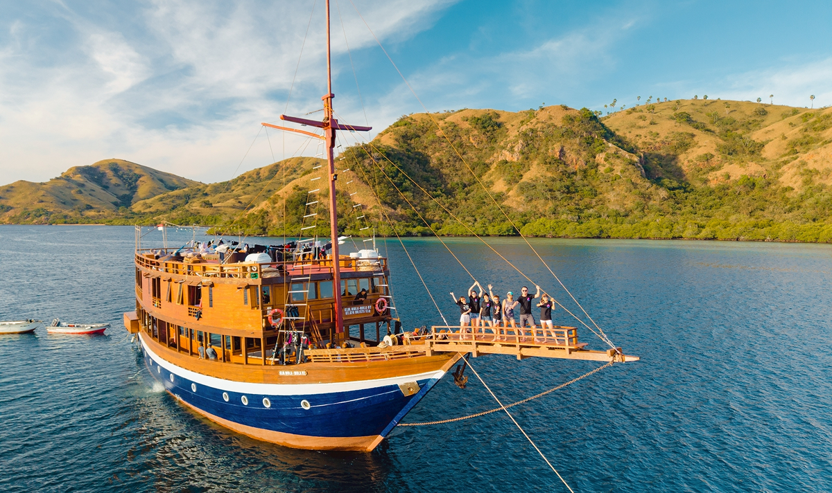 เรือ Liveaboard Mola Mola ของ Divemate Scuba Club ในอินโดนีเซีย