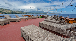 Sun Deck สำหรับพักผ่อนกลางแจ้งบนเรือ Mola Mola 2