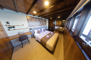 Upper Deck