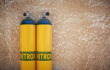 หลักสูตร Enriched Air Nitrox ถังอากาศไนตรอกซ์สีเหลือง Divemate Scuba Club