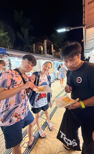 eat local food Roti