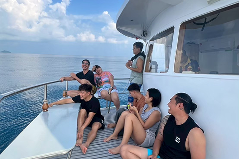 บรรยากาศบนเรือ MV. Krishna วันที่ 2